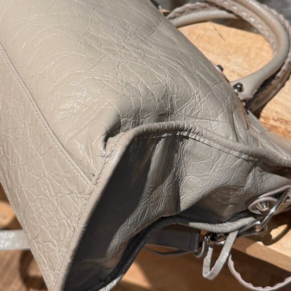 Balenciaga 2024 Beige Arena Leather Medium Le City Bag - Picture 14 of 16